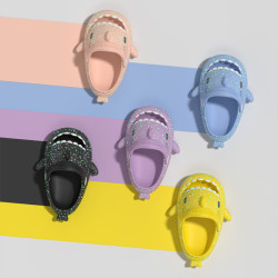 卡通夜光鯊魚拖鞋兒童夏季男孩女孩防滑洞洞鞋可愛發光涼拖鞋寶寶