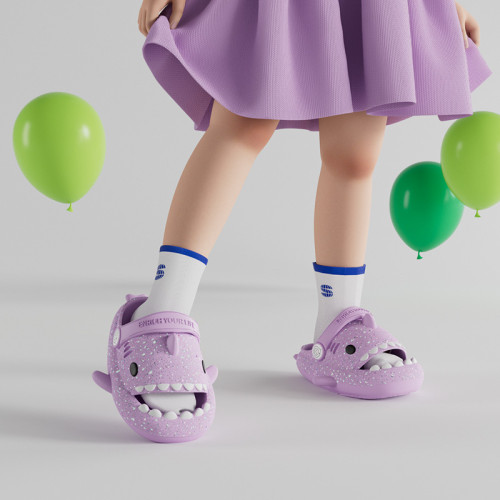 卡通夜光鯊魚拖鞋兒童夏季男孩女孩防滑洞洞鞋可愛發光涼拖鞋寶寶