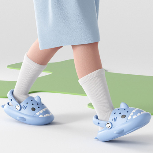 小鯊魚兒童洞洞鞋男夏季女童2024新款1-3嵗嬰幼兒小童寶寶涼拖鞋