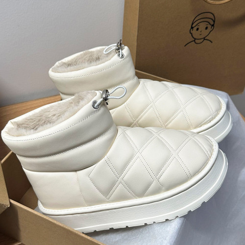 冬季雪地靴家用室內踩屎感毛絨棉拖女情侶保暖拖鞋男防滑家居 冬季雪地靴家用室內踩屎感毛絨棉拖女情侶保暖拖鞋男防滑家居