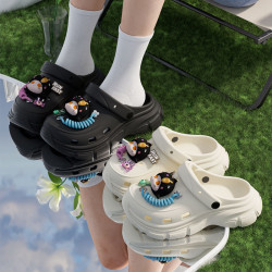 2025年新款鯊魚貝貝DIY洞洞鞋情侶純色綁帶增高鞋底eva春夏涼拖鞋