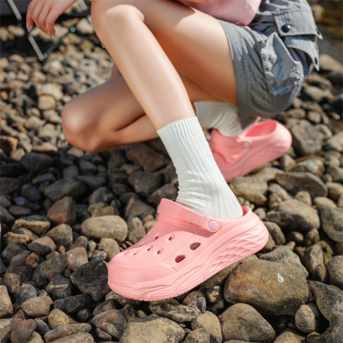 夏季洞洞鞋女款防滑沙灘戶外厚底包頭踩屎感時尚百搭廠 家 夏季洞洞鞋女款防滑沙灘戶外厚底包頭踩屎感時尚百搭廠 家