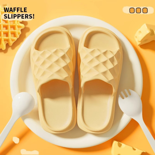 卡通華夫餅拖鞋女士夏季室內居家用踩屎感軟底防滑eva洗澡涼拖