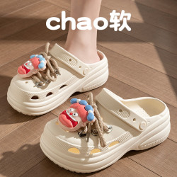 踩屎感洞洞鞋女外穿夏季2025新款防滑厚底防滑增高護士沙灘涼鞋