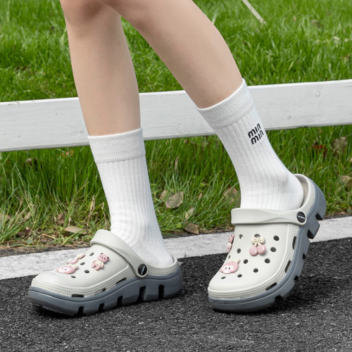 洞洞鞋新款外穿防滑情侶半拖涼鞋向往的生活同款沙灘女款休閒拖鞋 洞洞鞋新款外穿防滑情侶半拖涼鞋向往的生活同款沙灘女款休閒拖鞋