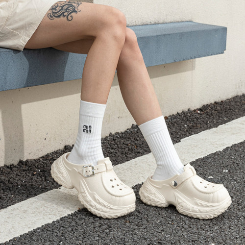 包頭拖鞋女夏外穿高級感時尚爆款小個子超火不累腳厚底增高洞洞鞋 包頭拖鞋女夏外穿高級感時尚爆款小個子超火不累腳厚底增高洞洞鞋