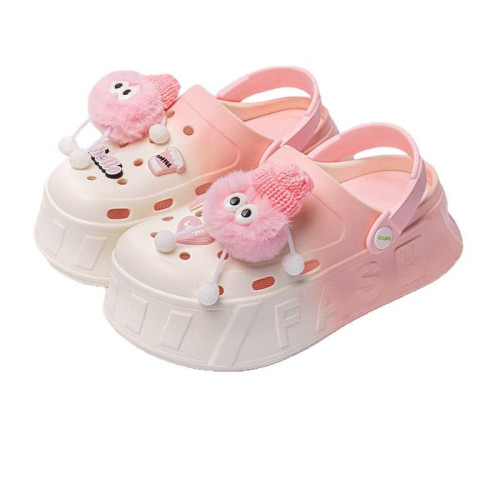 卡通毛球可愛洞洞鞋女士拖鞋夏季包頭鞋超厚底外穿女生潮流沙灘鞋