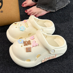 兒童洞洞鞋女童夏季2025新款外穿防滑沙灘包頭軟底踩屎感親子涼拖