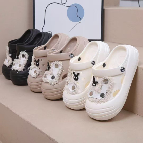 甜酷愛心防滑厚底踩屎感洞洞鞋女外穿出2025夏季新款沙灘涼拖 甜酷愛心防滑厚底踩屎感洞洞鞋女外穿出2025夏季新款沙灘涼拖