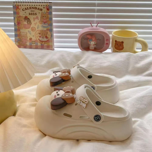 2025年新款夏季涼鞋女加厚底防滑耐磨洞洞踩屎感軟底沙灘兩穿拖鞋 2025年新款夏季涼鞋女加厚底防滑耐磨洞洞踩屎感軟底沙灘兩穿拖鞋