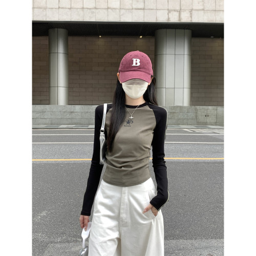 春秋冬季新款ins撞色插肩袖印花T恤女上衣美式辣妹長袖T恤打底衫 春秋冬季新款ins撞色插肩袖印花T恤女上衣美式辣妹長袖T恤打底衫