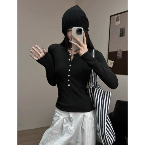 紐釦半開領長袖T恤女修身正肩打底衫2025春季韓版辣妹風內搭上衣 紐釦半開領長袖T恤女修身正肩打底衫2025春季韓版辣妹風內搭上衣