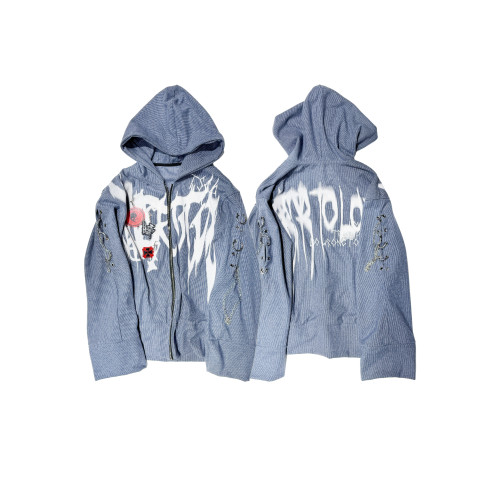 triSEGGA 25fw 彌海砂條紋衛衣(塗鴉印花金屬裝飾掛牌外套) triSEGGA 25fw 彌海砂條紋衛衣(塗鴉印花金屬裝飾掛牌外套)