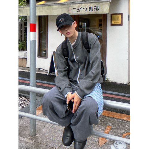 逃離光復南 復古美式假兩件撞色開衫外套男女休閒松弛感圓領上衣 逃離光復南 復古美式假兩件撞色開衫外套男女休閒松弛感圓領上衣