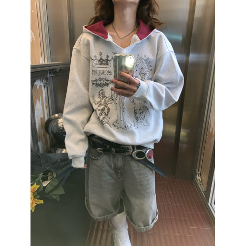 阿荒與阿鹵*美式盾牌騎士筆繪印花復古寬連帽V領設計感衛衣外套 阿荒與阿鹵*美式盾牌騎士筆繪印花復古寬連帽V領設計感衛衣外套