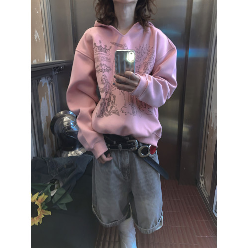 阿荒與阿鹵*美式盾牌騎士筆繪印花復古寬連帽V領設計感衛衣外套 阿荒與阿鹵*美式盾牌騎士筆繪印花復古寬連帽V領設計感衛衣外套