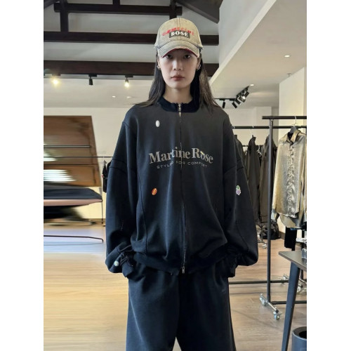Martine Rose 25ss 水洗做舊字母標語夾克 貼紙印花寬松拉鍊外套 Martine Rose 25ss 水洗做舊字母標語夾克 貼紙印花寬松拉鍊外套