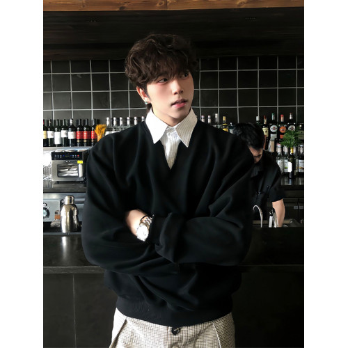 黑色假兩件條紋V領衛衣男秋冬短款boxy套頭上衣學院風長袖Polo衫 黑色假兩件條紋V領衛衣男秋冬短款boxy套頭上衣學院風長袖Polo衫