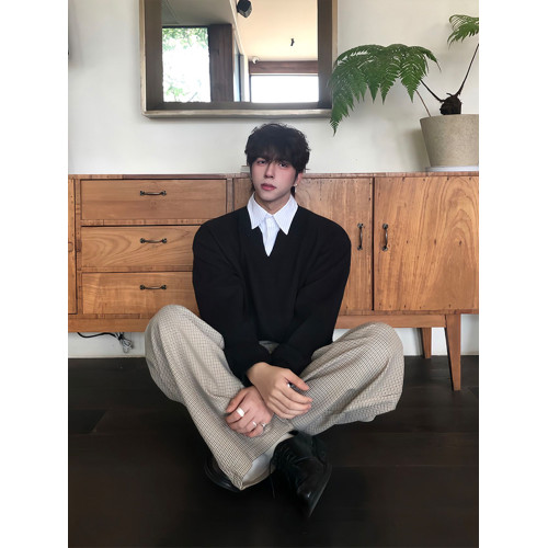 黑色假兩件條紋V領衛衣男秋冬短款boxy套頭上衣學院風長袖Polo衫 黑色假兩件條紋V領衛衣男秋冬短款boxy套頭上衣學院風長袖Polo衫