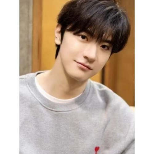 潮牌明星肖戰同款刺綉紅愛心A衛衣圓領男女寬松休閒百搭長袖上衣i 潮牌明星肖戰同款刺綉紅愛心A衛衣圓領男女寬松休閒百搭長袖上衣i