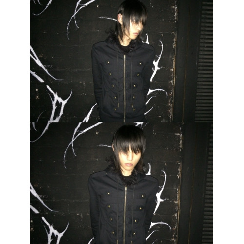 noEmosen(noE)酵洗宮廷鉚釘復古毛領著正肩版型連帽秋季衛衣 noEmosen(noE)酵洗宮廷鉚釘復古毛領著正肩版型連帽秋季衛衣