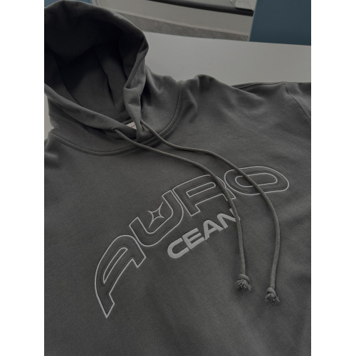 Aurocean 復古刺綉連帽衛衣 碳灰色重磅純棉寬版廓形帽衫 Aurocean 復古刺綉連帽衛衣 碳灰色重磅純棉寬版廓形帽衫