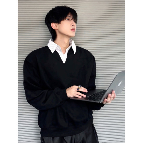 淺花灰條紋假兩件衛衣男款秋季學院風boxy短寬版型V領長袖POLO衫 淺花灰條紋假兩件衛衣男款秋季學院風boxy短寬版型V領長袖POLO衫