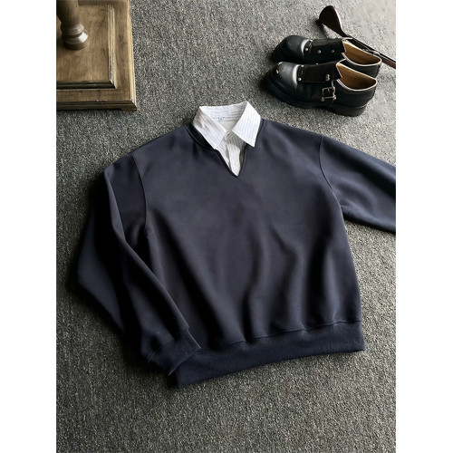 淺花灰條紋假兩件衛衣男款秋季學院風boxy短寬版型V領長袖POLO衫 淺花灰條紋假兩件衛衣男款秋季學院風boxy短寬版型V領長袖POLO衫