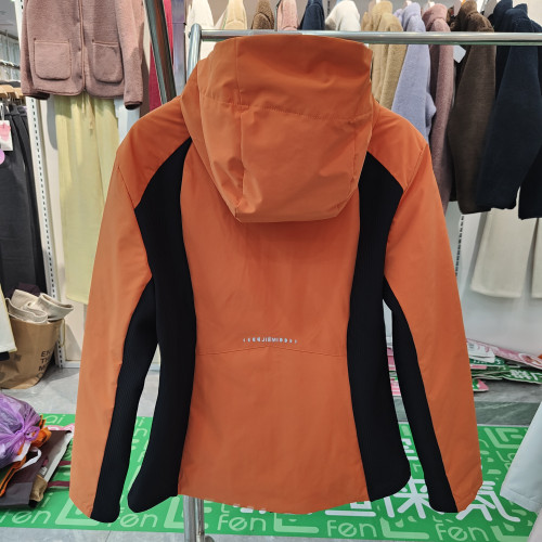品牌631秋冬女連帽羽絨沖鋒衣外套防風防水保暖上衣戶外登山服 品牌631秋冬女連帽羽絨沖鋒衣外套防風防水保暖上衣戶外登山服