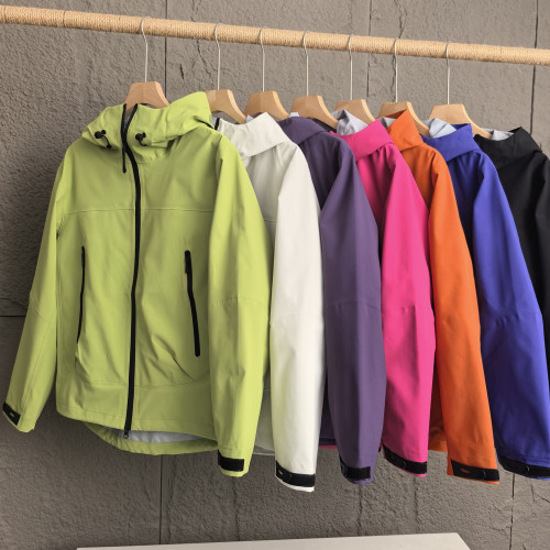 一級沖鋒衣!戶外情侶款全壓膠春秋運動防風防水徒步登山連帽外套 一級沖鋒衣!戶外情侶款全壓膠春秋運動防風防水徒步登山連帽外套