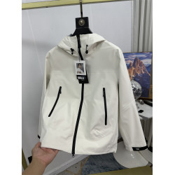 時尚高級戶外運動徒步登山防風防水耐磨連帽外套全壓膠硬殼沖鋒衣