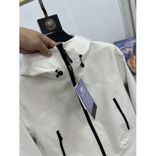 時尚高級戶外運動徒步登山防風防水耐磨連帽外套全壓膠硬殼沖鋒衣 時尚高級戶外運動徒步登山防風防水耐磨連帽外套全壓膠硬殼沖鋒衣