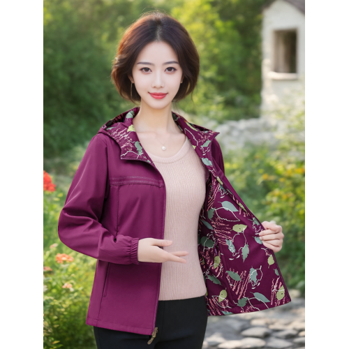 春秋季雙面穿連帽外套女休閒戶外旅遊沖鋒衣媽媽裝防風登山軟殼衣 春秋季雙面穿連帽外套女休閒戶外旅遊沖鋒衣媽媽裝防風登山軟殼衣
