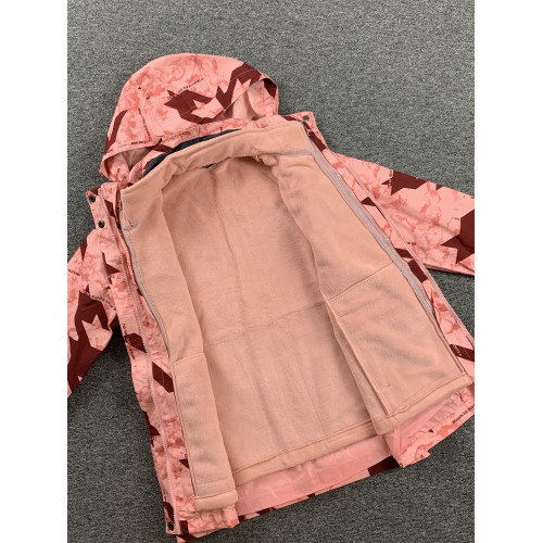 戶外女沖鋒衣三合一兩件套抓絨內膽防風防水冬季保暖連帽可拆上衣 戶外女沖鋒衣三合一兩件套抓絨內膽防風防水冬季保暖連帽可拆上衣