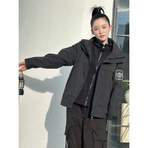 戶外螢光綠沖鋒衣女三合一可拆卸外套防風防水加絨加厚保暖登山服 戶外螢光綠沖鋒衣女三合一可拆卸外套防風防水加絨加厚保暖登山服