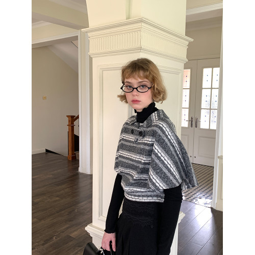 silvernorthlake銀湖 費爾島短款翻領披肩大擺袖條紋撞色外搭上衣 silvernorthlake銀湖 費爾島短款翻領披肩大擺袖條紋撞色外搭上衣