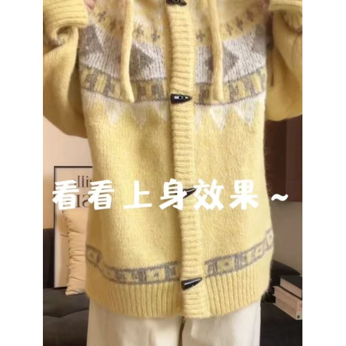 黃色費爾島毛衣女秋冬季加厚連帽外套2025新款復古牛角釦針織開衫 黃色費爾島毛衣女秋冬季加厚連帽外套2025新款復古牛角釦針織開衫