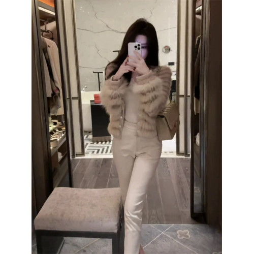 2025秋裝新款仿狐狸毛輕皮草重工亮絲V領小巴針織開衫女 2025秋裝新款仿狐狸毛輕皮草重工亮絲V領小巴針織開衫女