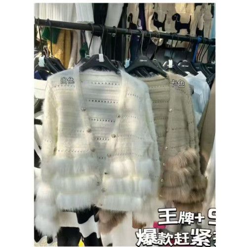 2025秋裝新款仿狐狸毛輕皮草重工亮絲V領小巴針織開衫女 2025秋裝新款仿狐狸毛輕皮草重工亮絲V領小巴針織開衫女