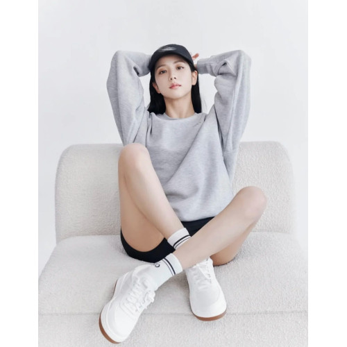 金智秀同款啊lo圓領衛衣寬松百搭長袖套頭上衣情侶純色簡約女 金智秀同款啊lo圓領衛衣寬松百搭長袖套頭上衣情侶純色簡約女