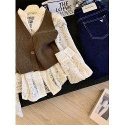 Jade Closet店推薦~美德拉甜美風針織背心鏤空蕾絲襯衫兩件套