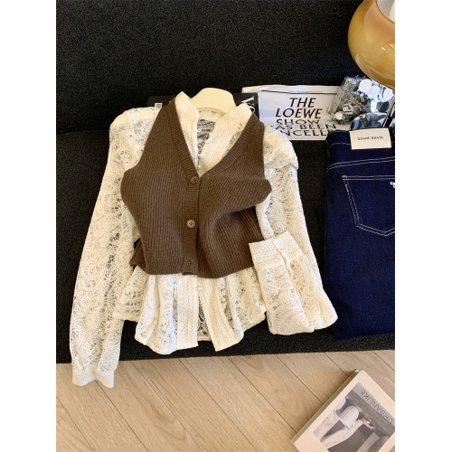 Jade Closet店推薦~美德拉甜美風針織背心鏤空蕾絲襯衫兩件套 Jade Closet店推薦~美德拉甜美風針織背心鏤空蕾絲襯衫兩件套