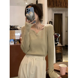 秋冬洋氣海鷗領V領顯瘦毛衣女軟糯針織打底衫高級感chic內搭上衣