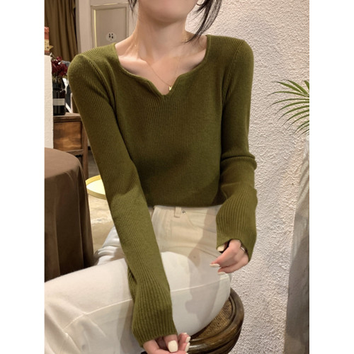 秋冬洋氣海鷗領V領顯瘦毛衣女軟糯針織打底衫高級感chic內搭上衣