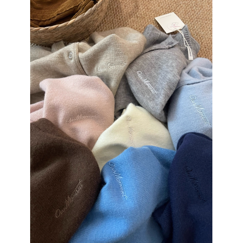 8色入！韓代@ou*mo*ent 簡約溫柔氣質字母刺綉針織開衫毛衣外套