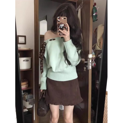 奶綠一字肩波點綁帶毛衣女2025新款秋季設計感露肩長袖針織衫上衣