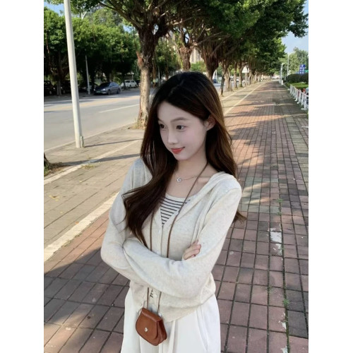 撞色條紋連帽假兩件長袖針織衫女2025早秋新款設計感曡穿毛衣上衣