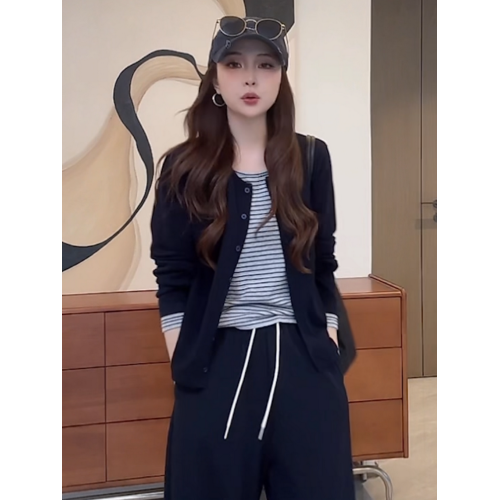 拼接條紋假兩件針織開衫女秋季新款寬松顯瘦打底衫毛衣圓領上衣 拼接條紋假兩件針織開衫女秋季新款寬松顯瘦打底衫毛衣圓領上衣