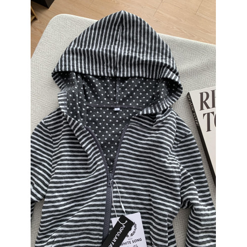 美式復古灰色條紋波點連帽拉鍊衛衣外套女秋季修身短款開衫上衣潮 美式復古灰色條紋波點連帽拉鍊衛衣外套女秋季修身短款開衫上衣潮