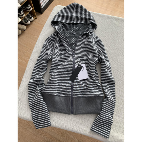 美式復古灰色條紋波點連帽拉鍊衛衣外套女秋季修身短款開衫上衣潮 美式復古灰色條紋波點連帽拉鍊衛衣外套女秋季修身短款開衫上衣潮